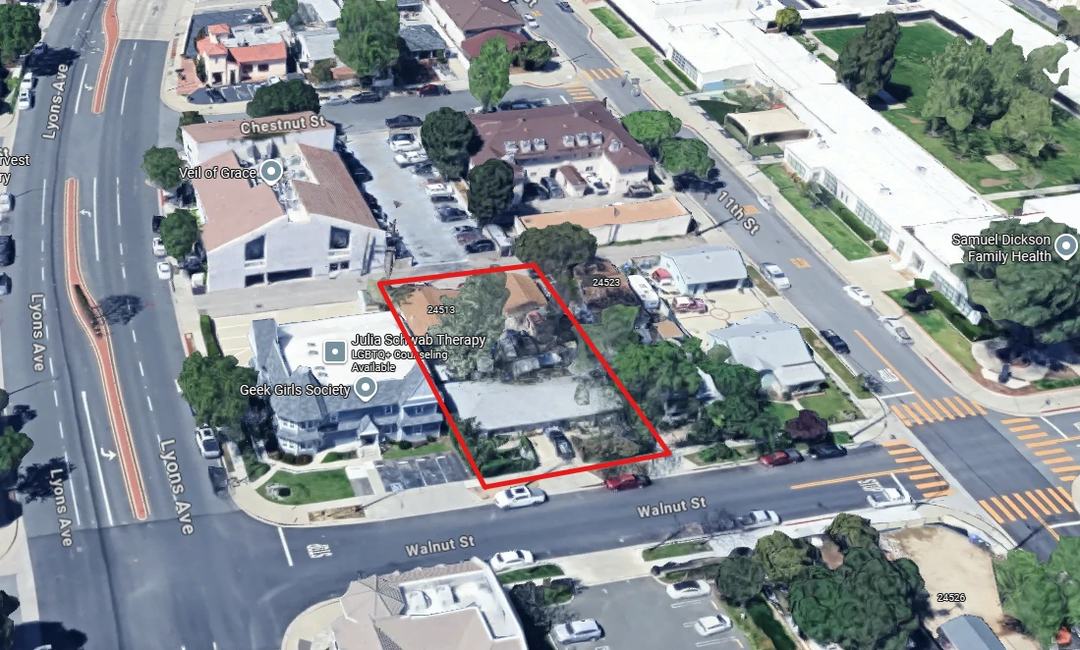 Aerial view with the 24513 Walnut St parcel outlined